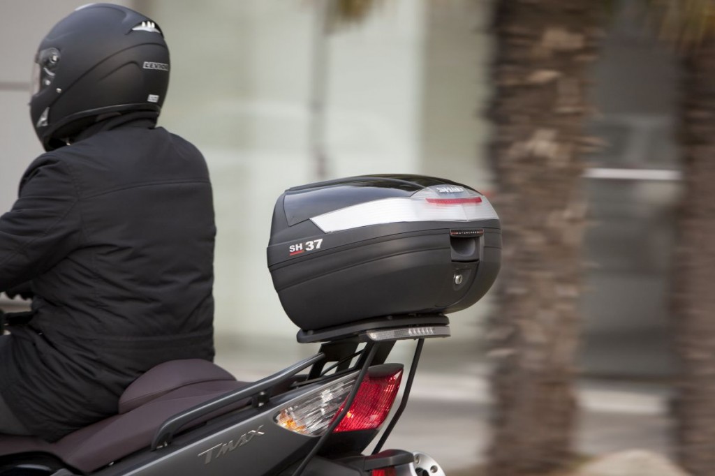 SHAD Vrchní kufr na motorku SH37 černá